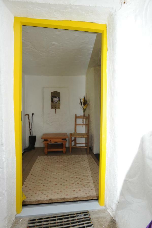Yellow Cottage, Doolin Knockfin Cross Roads Buitenkant foto